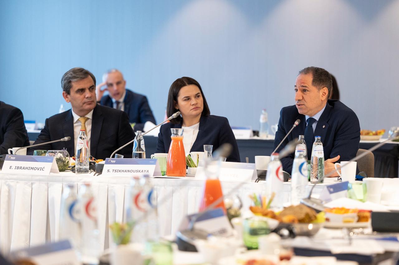 الجميّل أمام ١٤ رئيس دولة ورئيس حكومة أوروبيين: لموقف أوروبي حاسم بدعم الدولة والجيش في نزع سلاح حزب الله ومواكبة مسار السلام