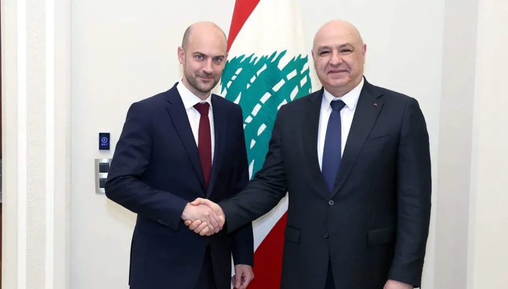 بارو لم يحدث اختراقاً ودعم أوروبي خليجي... موقف متقدّم لسلام بالتوجّه مباشرة إلى ترامب