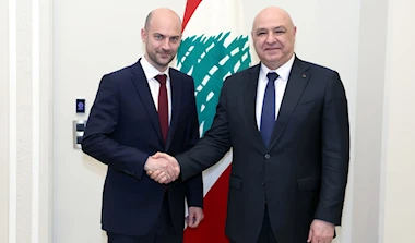 سلام مُلتزم الأجندة الخارجية وعون يراجع نفسه