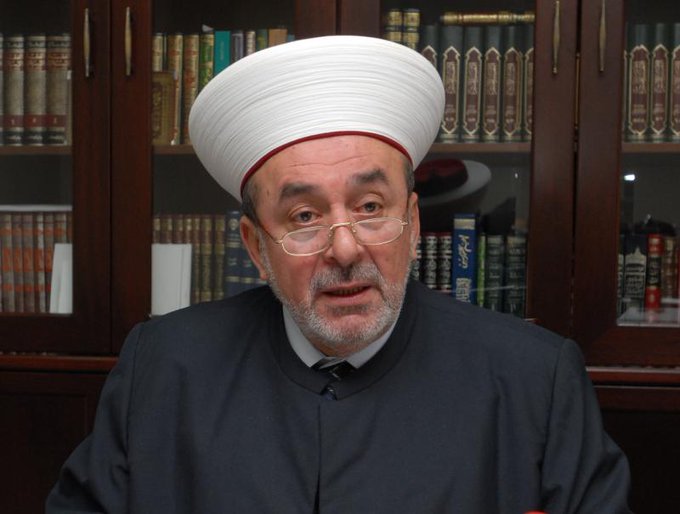 المفتي سوسان يؤدي صلاة عيد الفطر في مسجد الحريري ويعتذر عن عدم تقبل التهاني