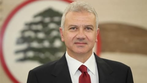 كرم: أرجو أن يحمل عيد الفطر السلام لوطننا