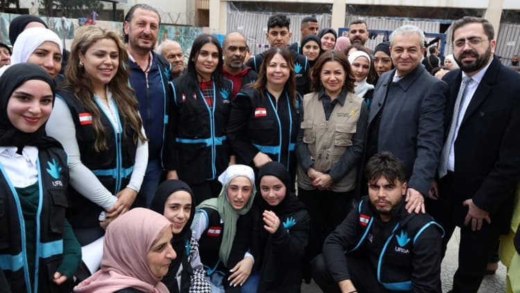 السيد تفقدت برفقة رئيس بلدية صيدا أوضاع النازحين في 