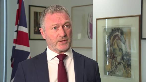 وزير بريطاني: ترمب يعبر عن موقفه الشخصي بخصوص مهلة إيران ولن ننجر للحرب