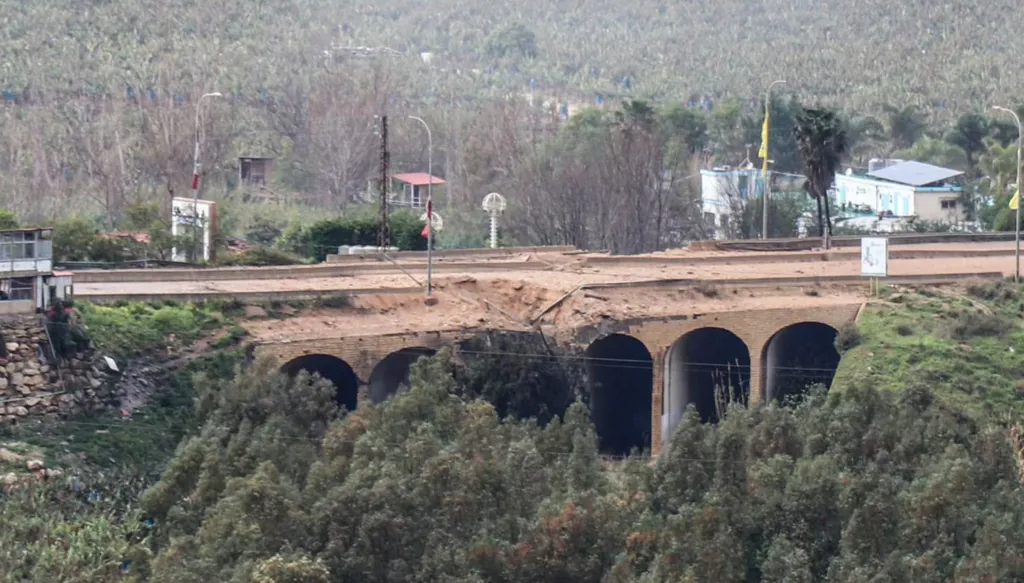 التصعيد الأخطر تدمير الجسور والقرى الحدودية... كوابيس أمنية تتسابق بين 