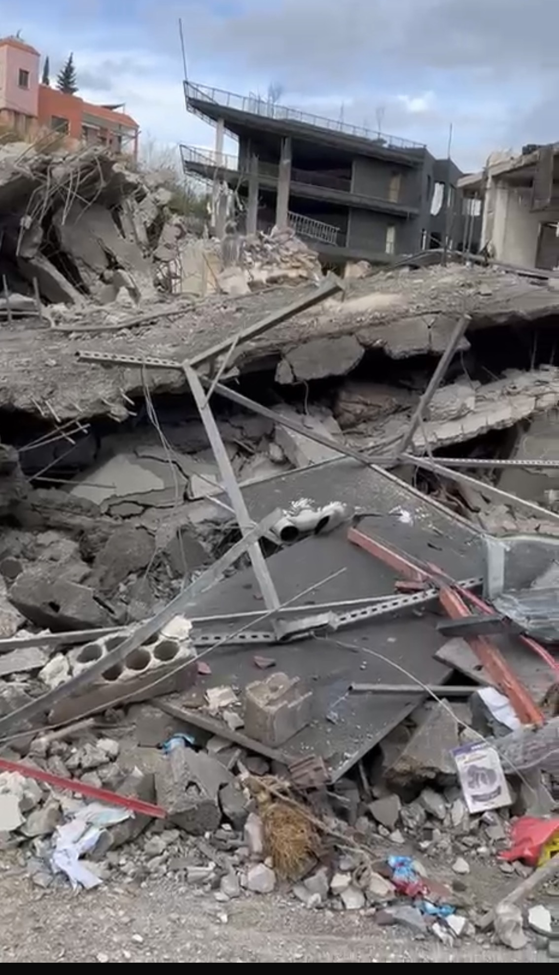 سقوط ضحية وجريح في  غارة إسرائيلية على مبنى في الشهابية