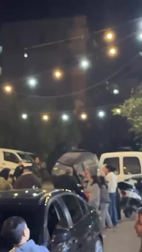 اخلاء مبنى بحي الزعتري في الناعمة