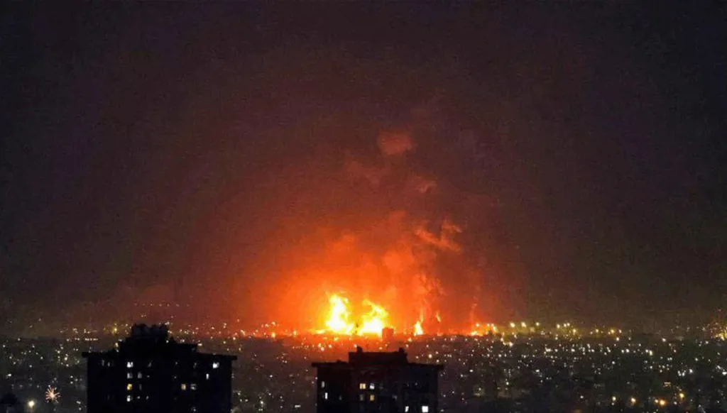 هجمات إسرائيلية–أميركية تستهدف منشآت طاقة في أصفهان وخرمشهر