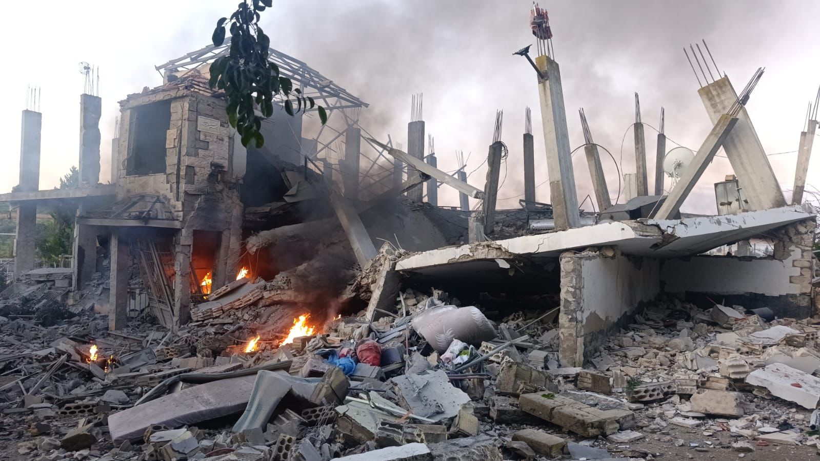 غارتان إسرائيليتان تستهدفان الدوير والغسانية جنوباً