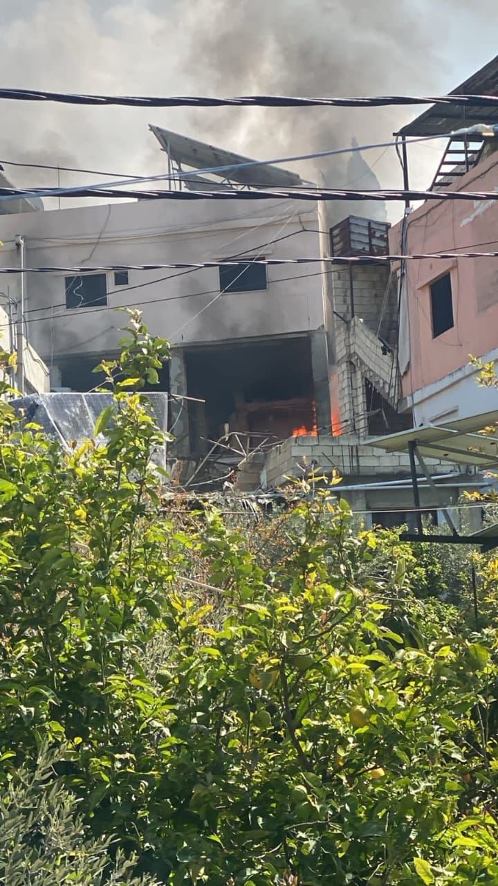 استهداف شقة في مخيم المية ومية