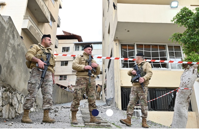 لبنان للسفير الإيراني: فلّ
الحرس الثوري يستهدف السفارة الأميركية بصاروخ من البقاع