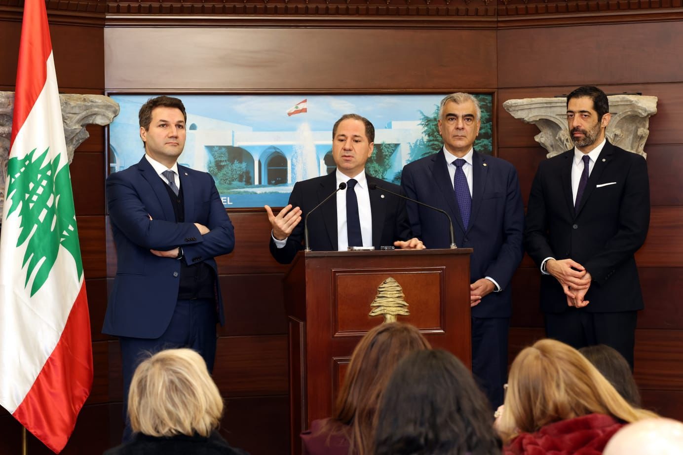 الجميّل يلتقي سفيرة الاتحاد الأوروبي: تطبيق قرارات الحكومة مدخل لاستعادة الثقة وتعزيز دعم الجيش اللبناني