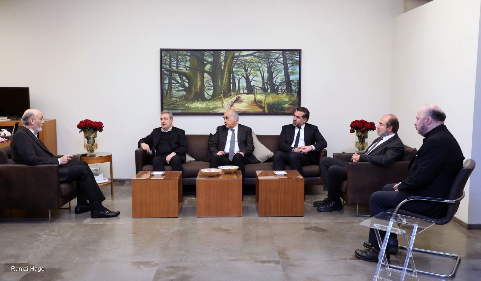 مصالحة وطنية في معراب: القوات والتقدمي الاشتراكي يؤكدان رفض الفتنة ودعم الجيش والسلم الأهلي