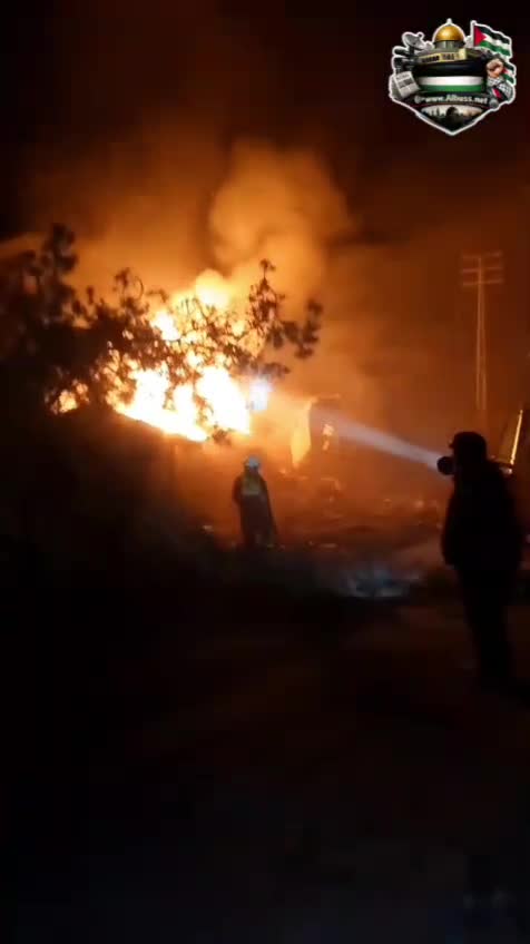 غارة إسرائيلية تستهدف منزلاً في جويا واندلاع حريق