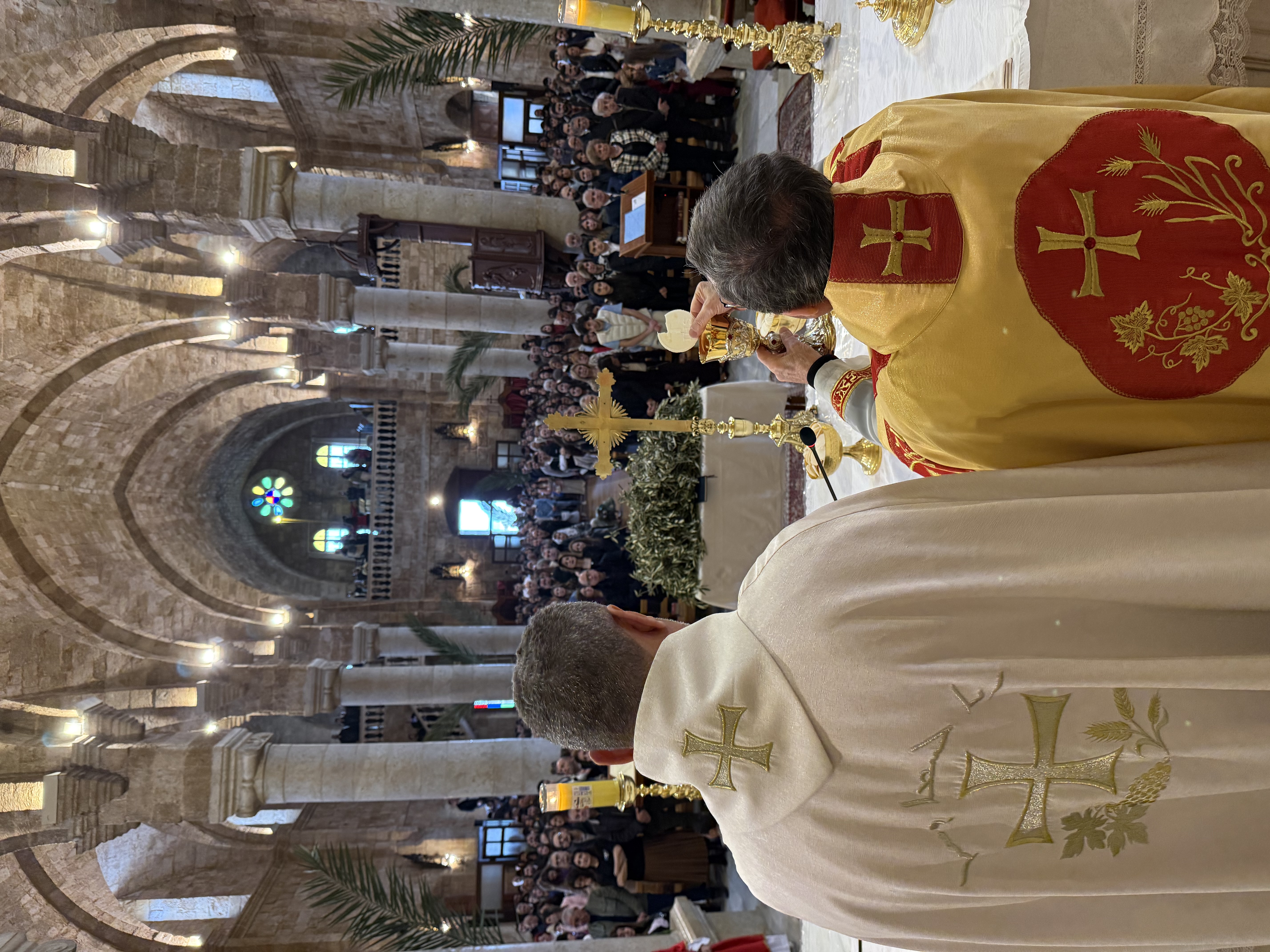 المطران  خيرالله دعا من كاتدرائية مار اسطفان البترون: إلى المصالحة والسلام