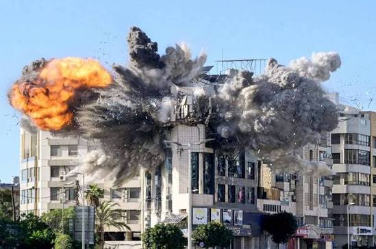 لــبــــــنــان عـلـى أبـــواب أخـــطـــــر مــرحــلــة<br />
عتب خليجي… الفاتيكان يتحرك ميدانيا… إطلالة مصارحة لعون