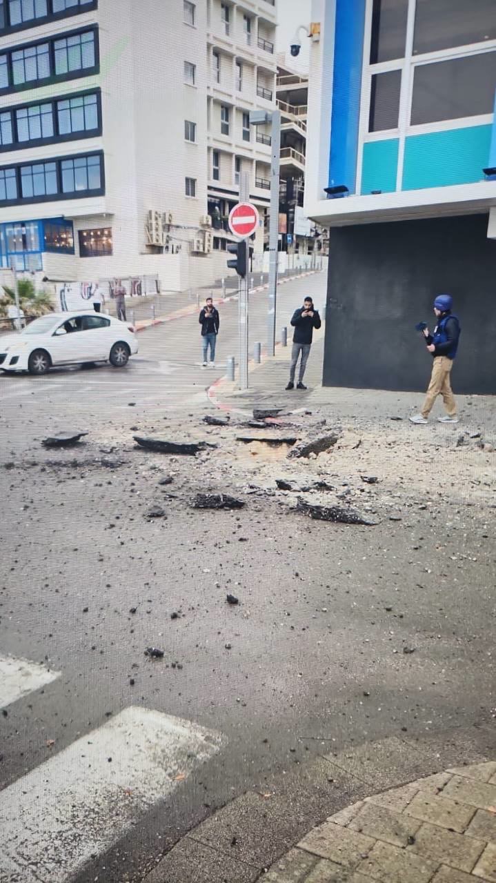 سقوط مسيّرة إسرائيلية جنوب لبنان وأضرار في إسرائيل جراء صواريخ إيرانية