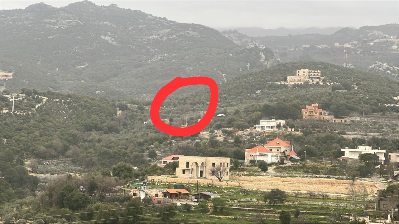 بالصور- هل تم استهداف بلدة آسيا في وسط البترون؟