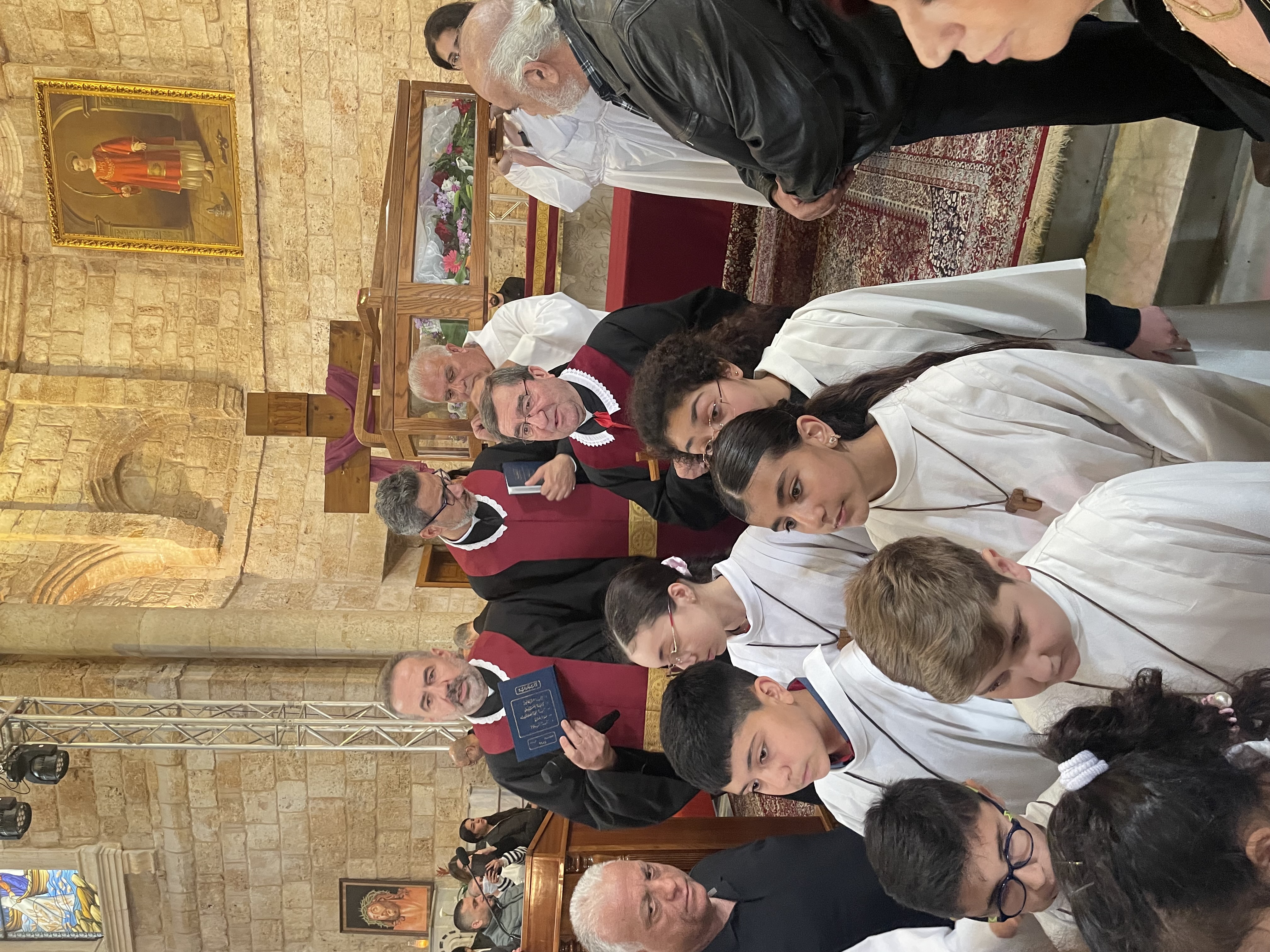 المطران خيرالله يرأس رتبة دفن المسيح في مار إسطفان – البترون
الاب جريج: لترك الرحمة تشفي قلوبكم