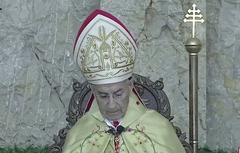 الراعي يبكي تأثراً في قداس القيامة: لبنان ليس بلدًا للموت وهو مدعو الى قيامة حقيقية ثابتة قائمة على الحق والحياة