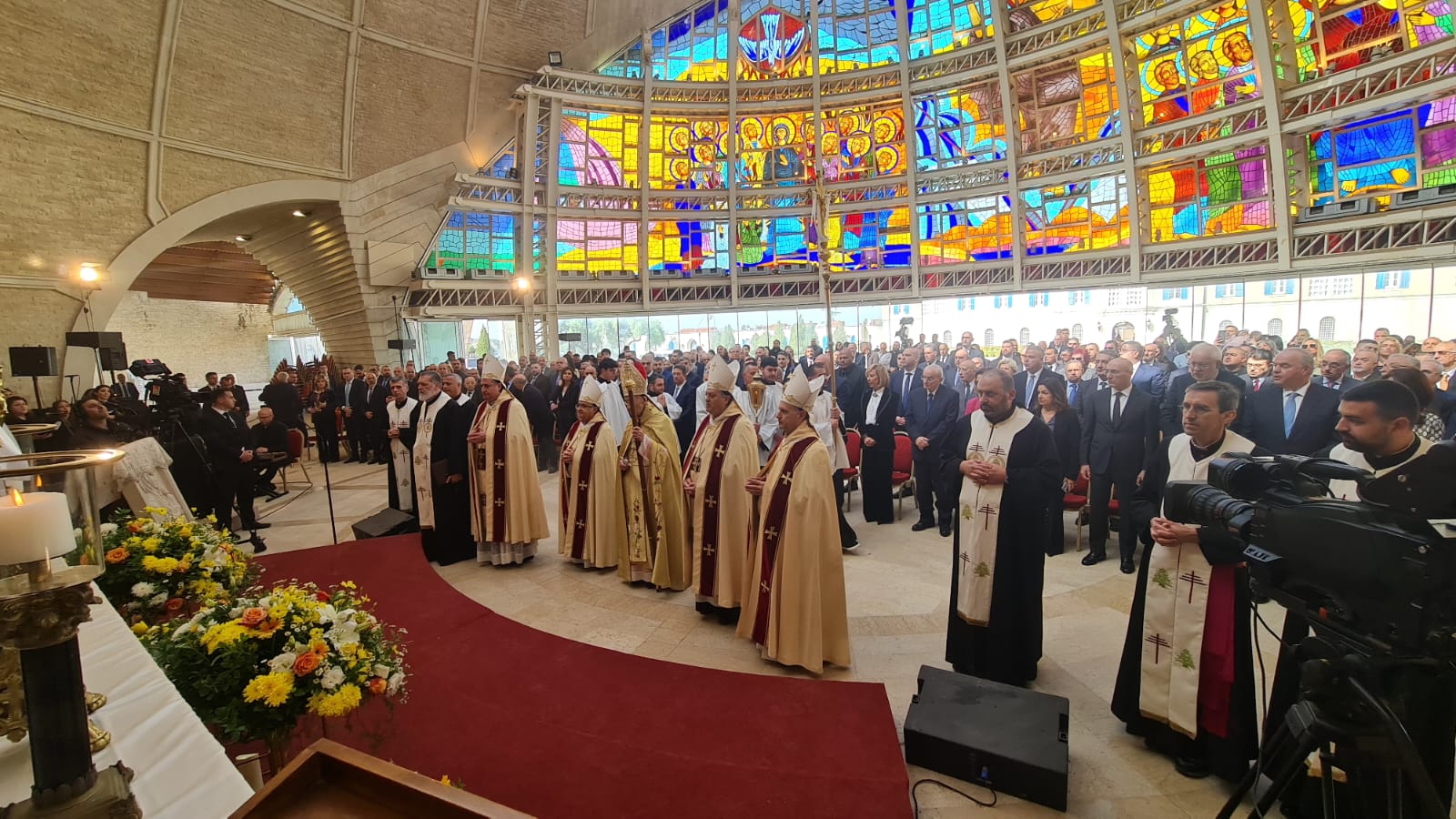 الرئيس عون وصل الى بكركي للمشاركة  في قداس عيد الفصح