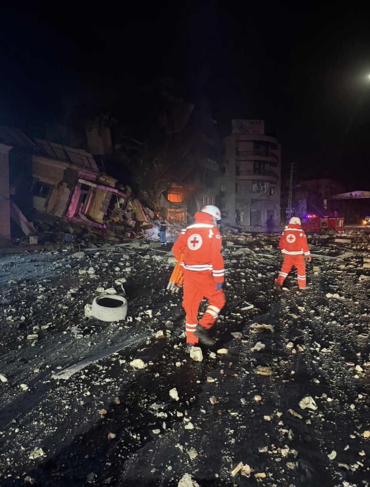 غارتان تستهدفان صيدلية في حي المسلخ – النبطية