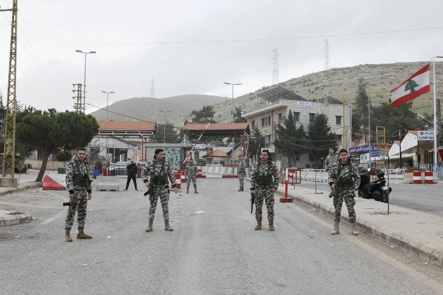 تهديد إسرائيل لـ«المصنع» يختبر ضمانات أميركا بتحييد البنى التحتية اللبنانية
هل تريد ثمناً سياسياً لفك حصارها البري؟