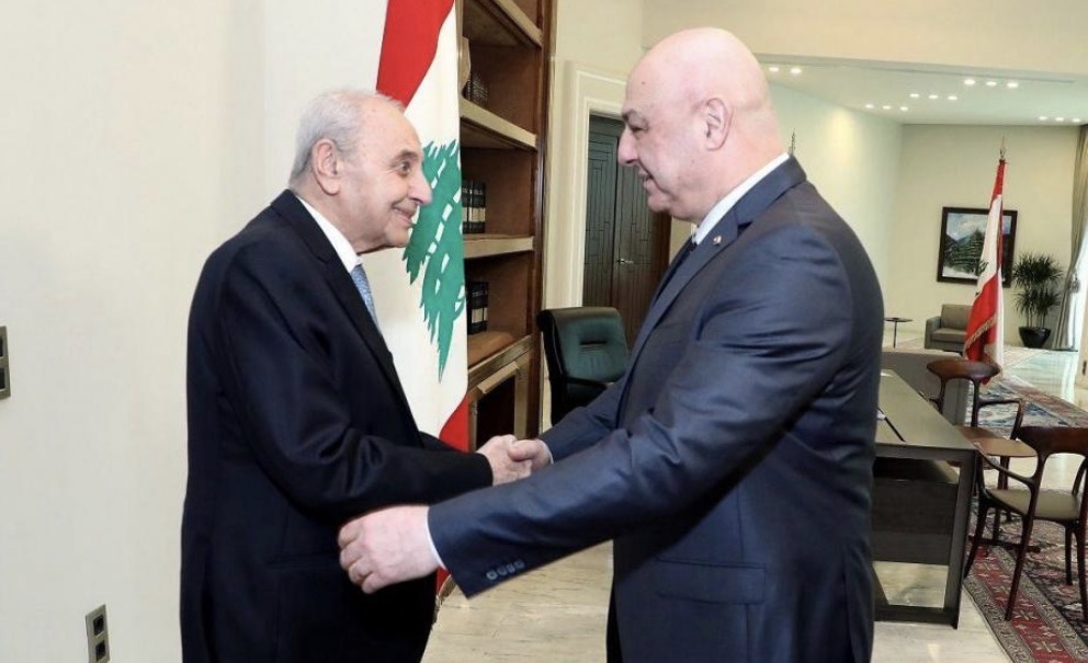 عون يحمّل عيسى رسالة إلى واشنطن: أقلّه هدنة 24 ساعة!<br />
برّي في بعبدا قريبًا