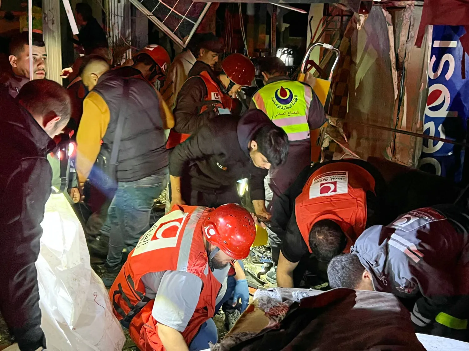 بالفيديو – 14 قتيلًا في غارات إسرائيلية على الجنوب والبقاع… والجيش يمنع الأهالي من التوجّه إلى منازلهم رغم إعلان وقف النار