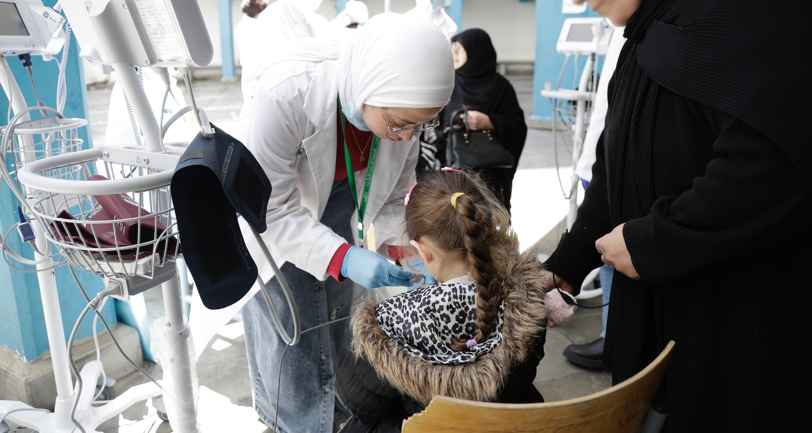 العيادة المتنقلة للجامعة اللبنانية الأميركية: التزام مستمر بتلبية احتياجات النازحين ضمن الإغاثة الطارئة للبنان