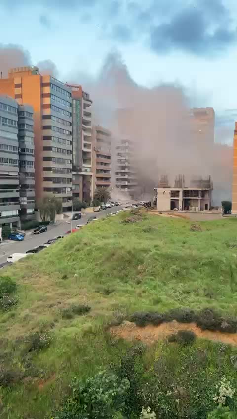 (بالفيديو ) 3  غارات  على بيروت ….