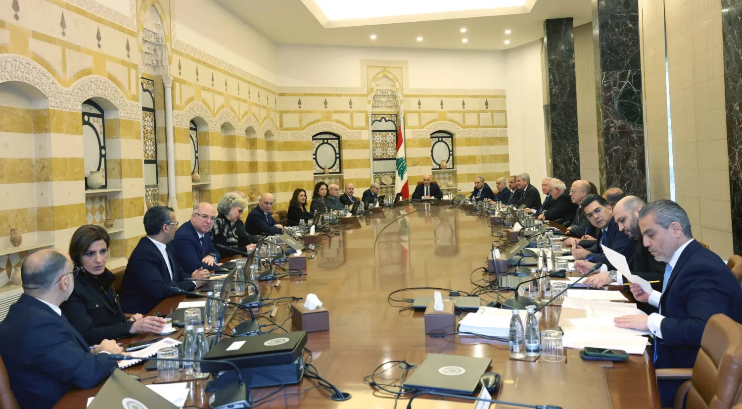 لبنان يتمسّك بثنائية حصرية التفاوض... والسلاح<br />
سلام لـ«الشرق الأوسط»: بيروت تستحق تعزيز أمن سكانها ونازحيها