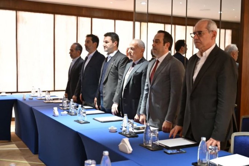 نواب بيروت: ندعم قرارات الحكومة ونرفض زج لبنان في الحرب