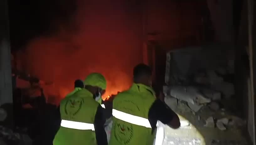 غارات إسرائيلية عنيفة تستهدف بلدة البازورية وتتسبب بحرائق كبيرة