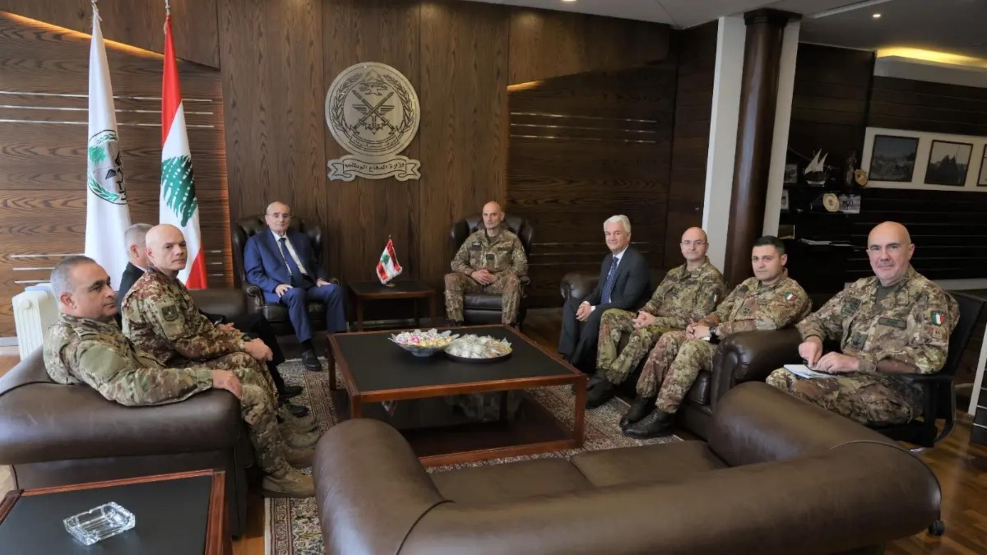 وزير الدفاع الايطالي أكد على مواصلة دعم الجيش اللبناني