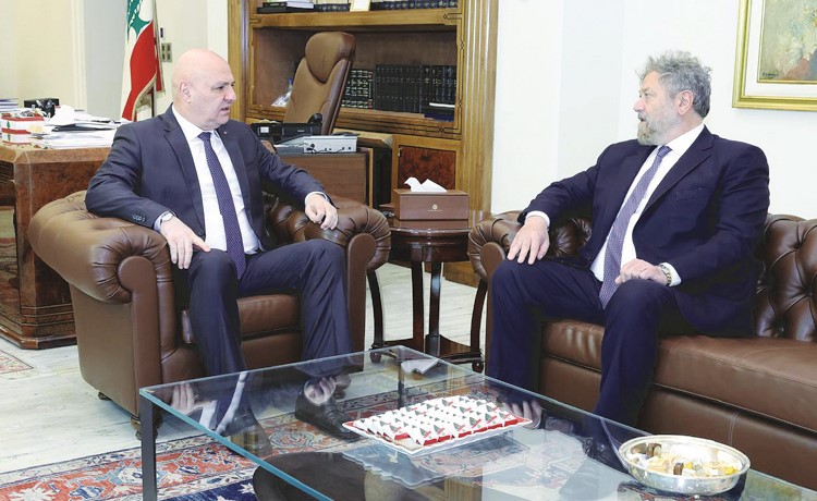 بعبدا تتلقف بإيجابية بيان «الخارجية الأميركية» حول المحادثات مع إسرائيل
مصادر رئاسية لـ «الأنباء»: ما عاد هناك من يفاوض عن لبنان وعليه