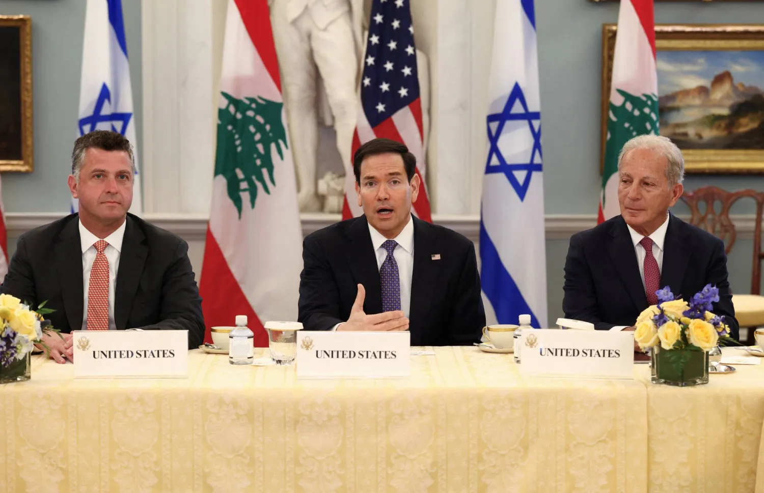 بدء المفاوضات اللبنانية - الإسرائيلية يحاصر «حزب الله» فكيف سيتصرف؟<br />
مشروطة بتعهّد أميركي بوقف النار وعون يراهن على استيعاب الشيعة