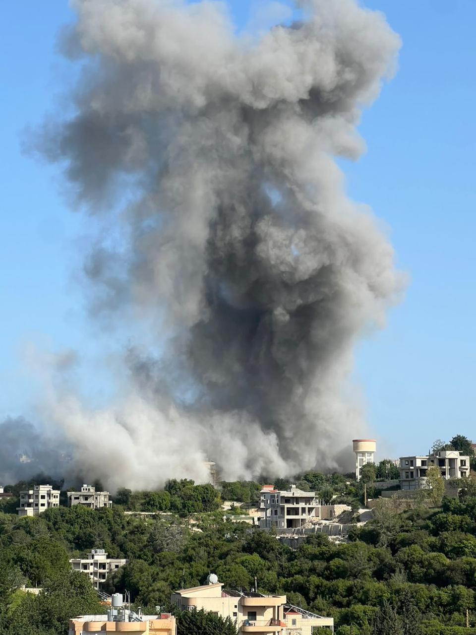 غارات إسرائيلية عنيفة تطال جنوب لبنان والسعديات: ضحايا وتصعيد متواصل وسط غموض بشأن وقف إطلاق النار