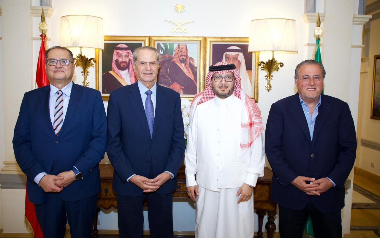 شقير يبحث مع بخاري تعزيز الشراكة الاقتصادية بين البلدين