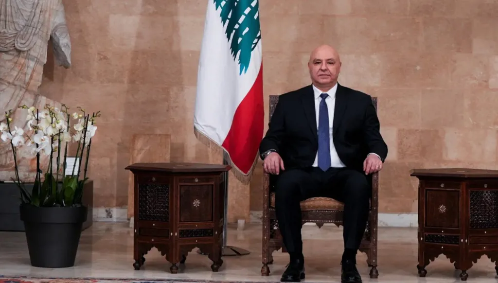 إعلان هدنة ترامب تمهيداً لاستضافة عون ونتنياهو
ديبلوماسية هاتف حارّة أدت إلى إعلان وقف النار... عون تحادث مع ترامب وروبيو ورفض الاتّصال بنتنياهو