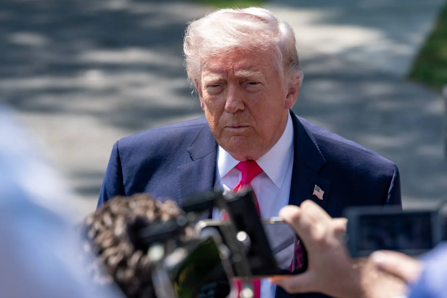 لبنان وإسرائيل نحو الاعتراف المتبادل... والسلام
مفاوضات مباشرة برعاية أميركية واستبعاد الوصاية الإيرانية