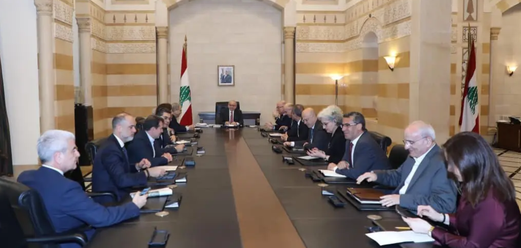 رئيس الحكومة عرض مع الوزراء وقف النار وتسهيلات العودة والإيواء وتوقيفات اطلاق النار