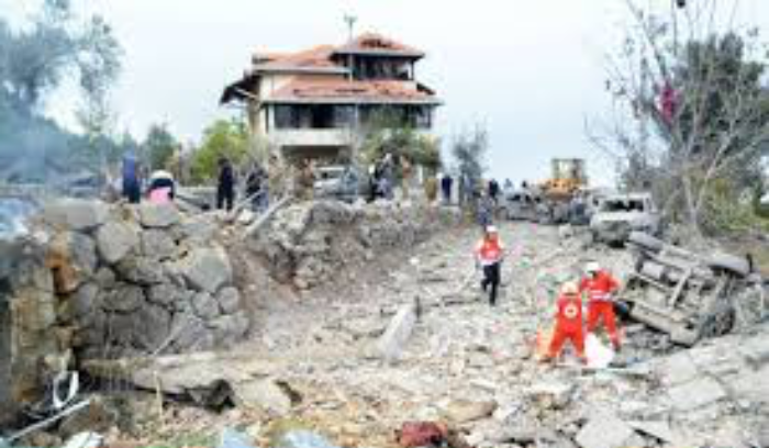 بعد كارثة غولاني... تل ابيب و194 مستوطنة في الملاجىء<br />
غز «الشبح» يحير اسرائيل... ونتانياهو يهدد بيروت و«اليونيفيل»<br />
«ضوء اخضر» اميركي وتحذيرات من الهدوء الخادع في الضاحية