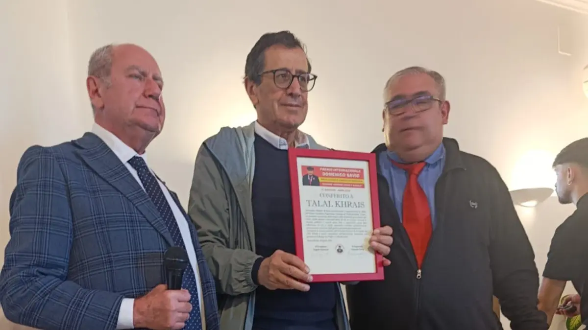 خريس مكرماً في جزيرة إيسكيا الإيطالية