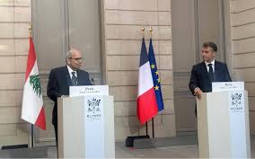 سلام في الإليزيه: أؤيد المفاوضات المباشرة.. ولا استقرار دون الانسحاب الاسرائيلي الكامل<br />
ماكرون لتخلي إسرائيل عن الأطماع.. وأمير قطر وولي العهد السعودي يؤكدان دعم لبنان