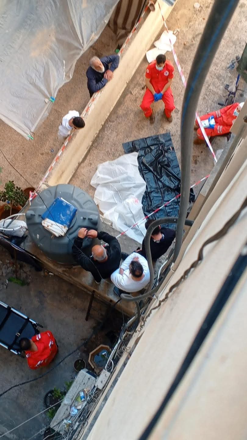 بالصورة- سقوط شاب من الطابق الثالث من مبنى في طرابلس