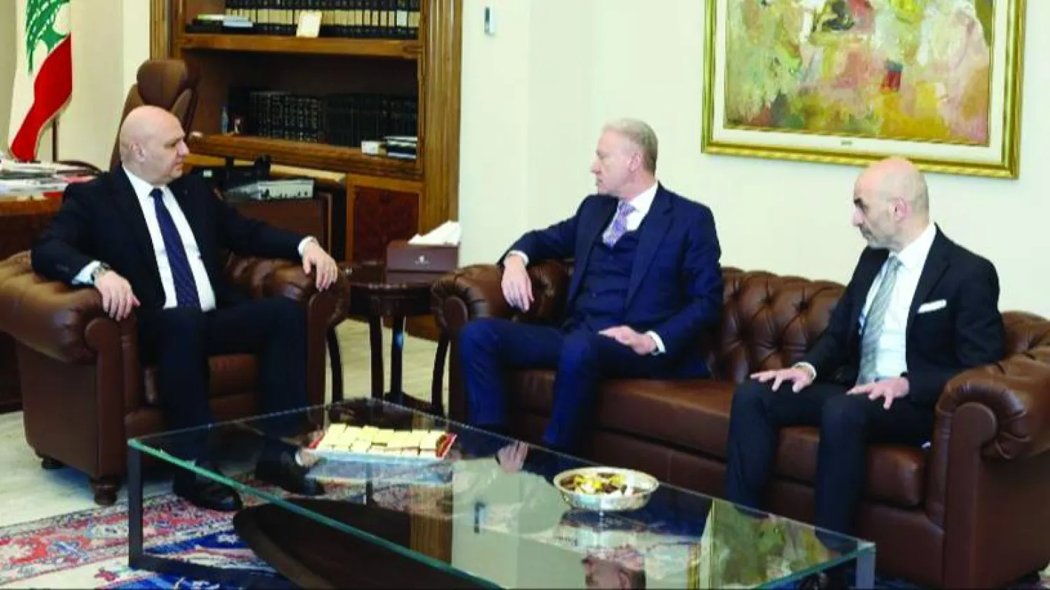 وزير الخارجية اللبناني لـ «الشرق الأوسط» : التفاوض ليس استسلاماً<br />
فيصل بن فرحان بحث مع برّي وقف الاعتداءات الإسرائيلية وجدّد الموقف السعودي الداعم لاستقرار لبنان