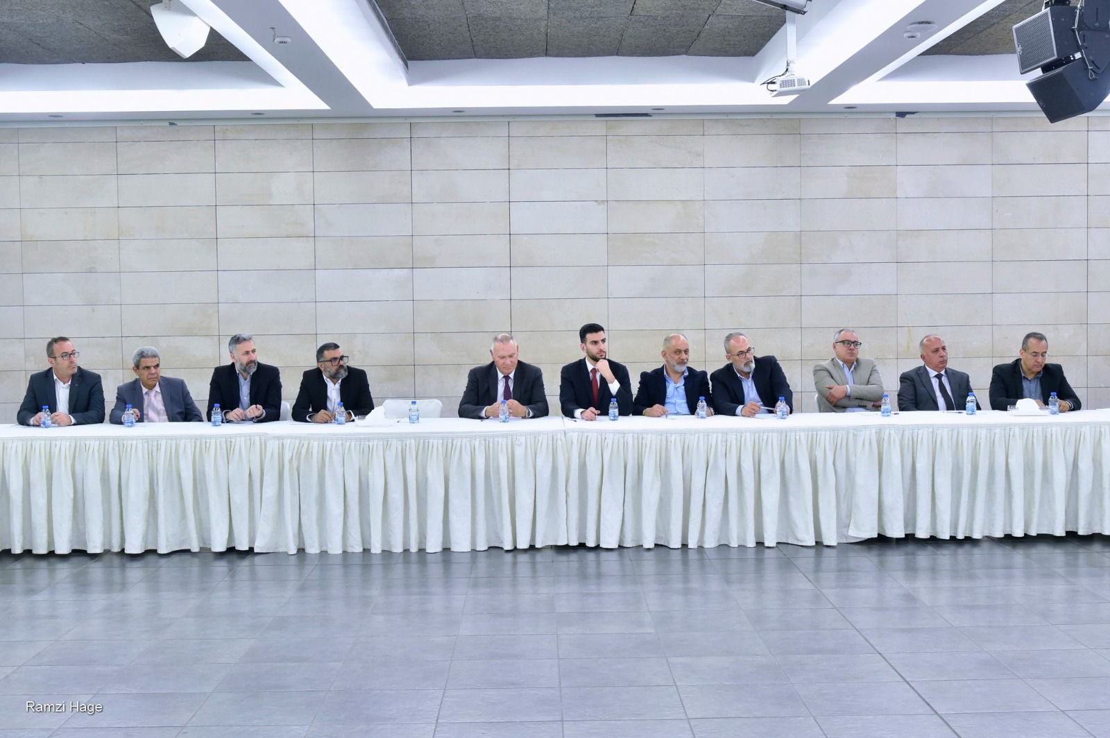 جعجع يلتقي وفد بلديات الشريط الحدودي: دعم صمود القرى الحدودية وتأمين احتياجاتها أولوية