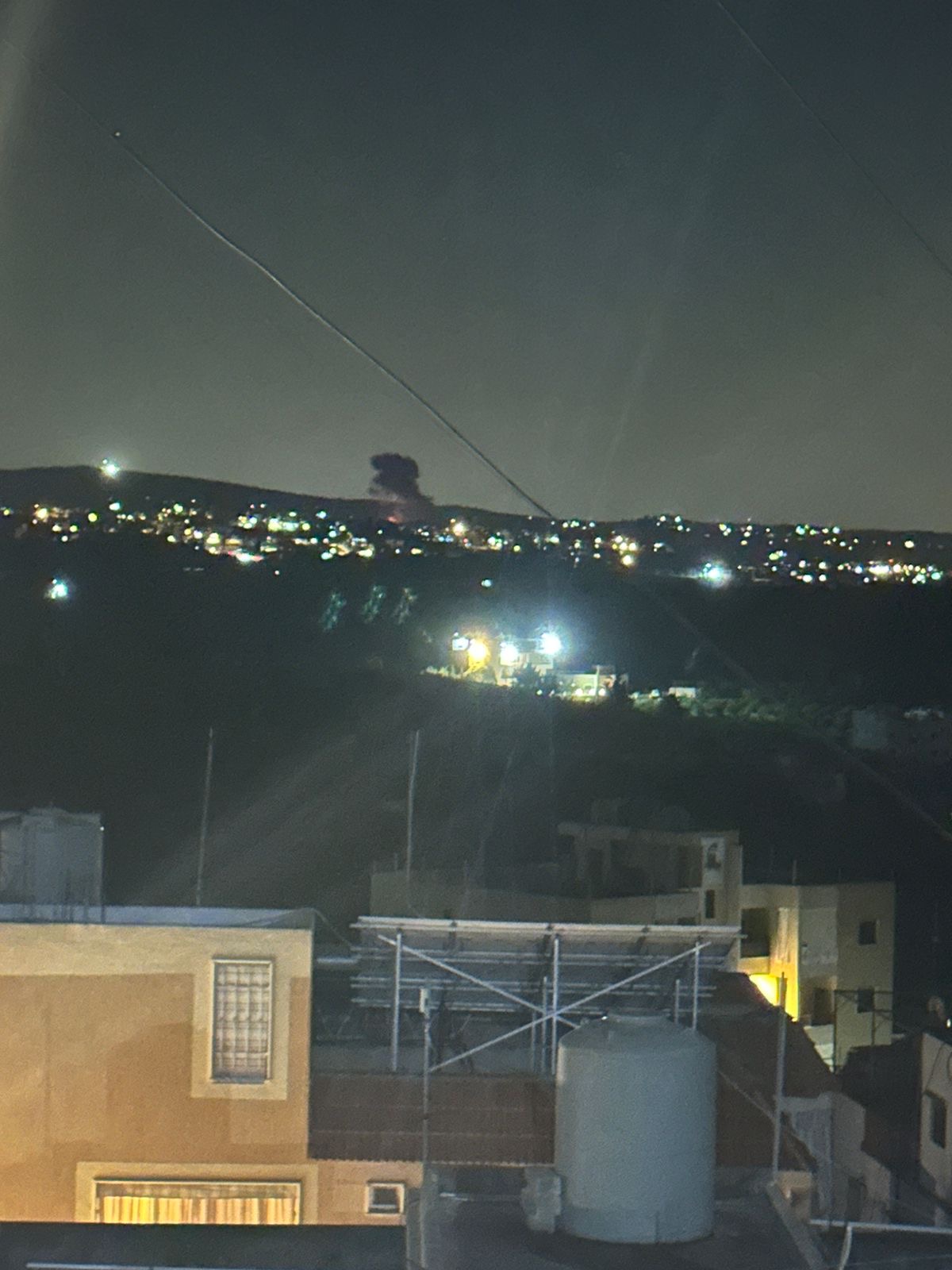 غارات إسرائيلية تستهدف محيط خربة سلم وزبقين وإلقاء بالونات حرارية في الجنوب