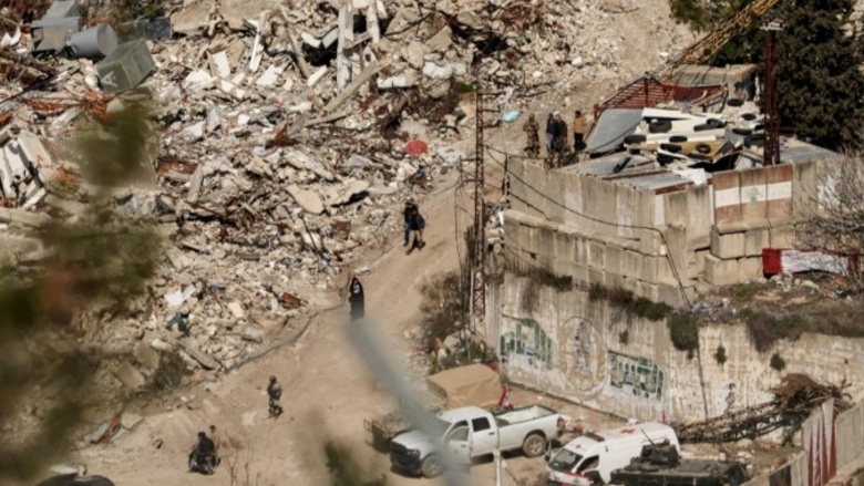 جنبلاط يؤكد الثوابت من دمشق.. وهدنة ممدّدة وتهديدات متصاعدة