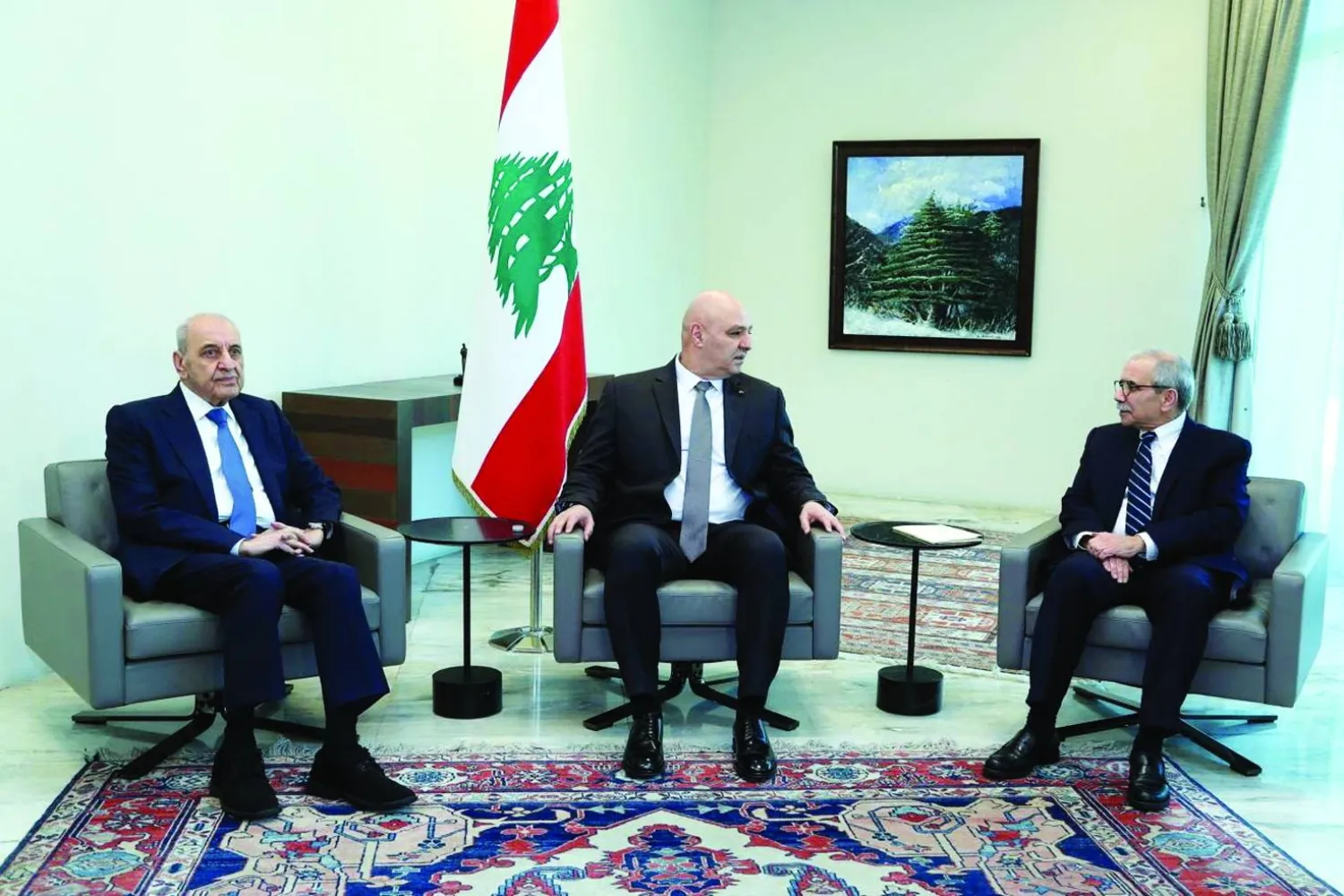 اجتماع «رئاسي» لاعتماد مقاربة موحدة للمفاوضات اللبنانية - الإسرائيلية
«حزب الله» متهم باستخدام الجنوب ساحة لتبادل الرسائل نيابة عن إيران